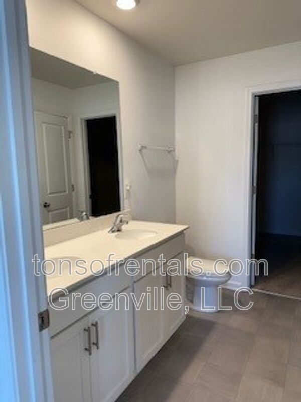 Building Photo - 304 Millen Dr