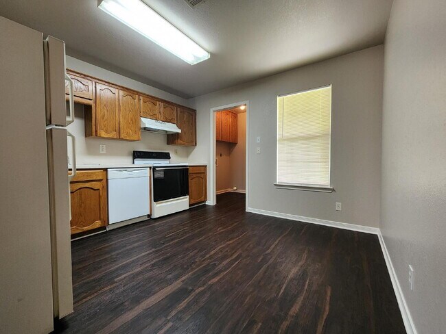 Building Photo - 1807 Windward Dr