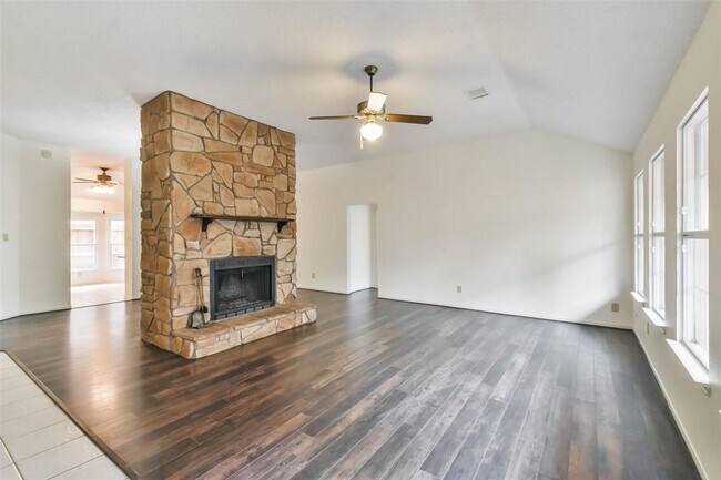 Building Photo - 10306 Wayward Wind Ln