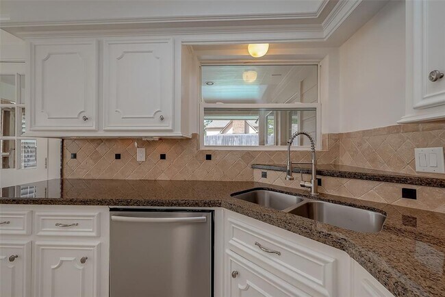 Building Photo - 20206 Cadogan Ct
