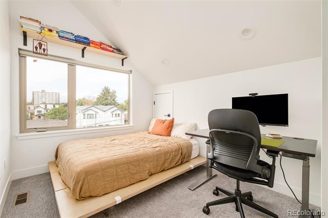 Building Photo - 1569 Utica St