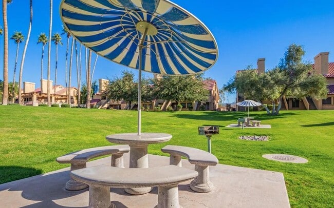 Building Photo - 4901 S Calle Los Cerros Dr