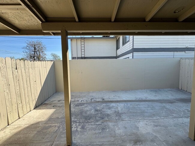 Building Photo - 1800 Orange St