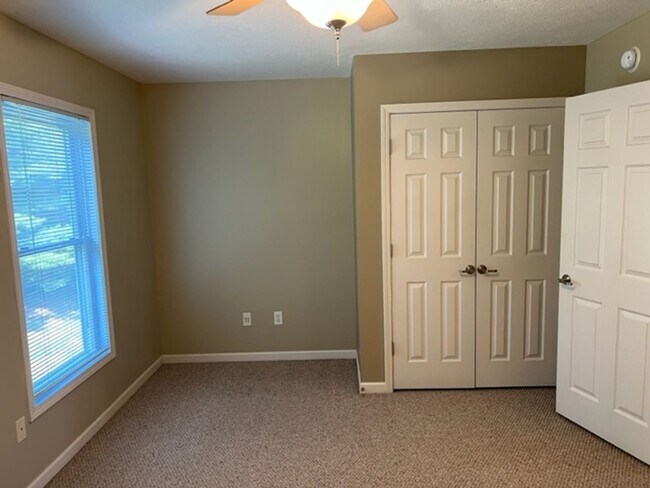 Building Photo - 79 Trimmer Trail