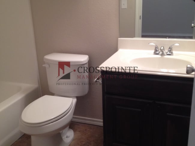 Building Photo - AVAILABLE: 2 Bedroom, 2 Bathroom Duplex in Lindale!