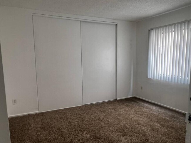 Building Photo - 1.0 bedroom in Los Angeles California 91343