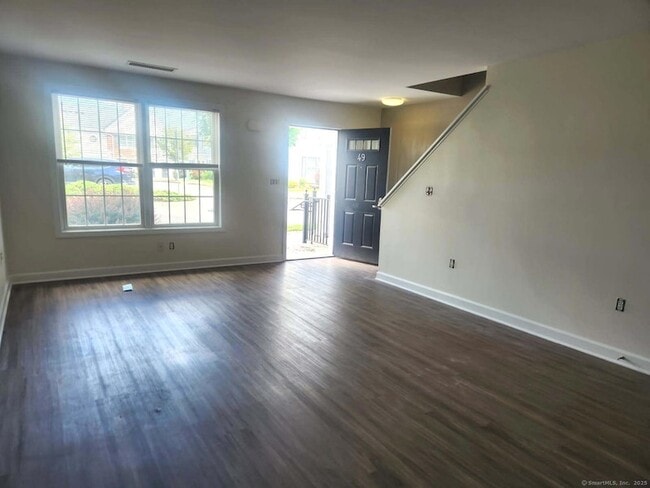 Building Photo - 49 Fairgate Dr