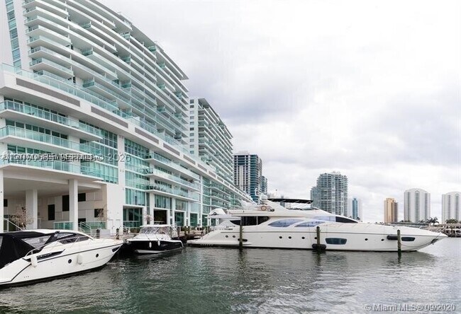 Building Photo - 400 Sunny Isles Blvd