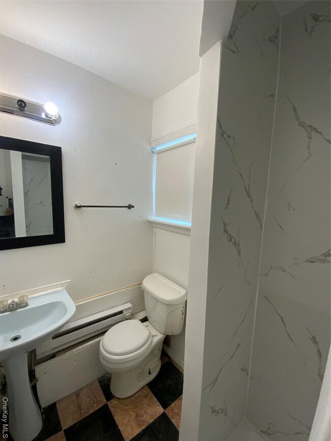 Building Photo - 76 Garden City Ave