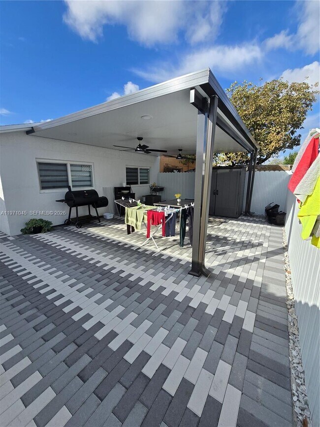 Building Photo - 869 W 37th St