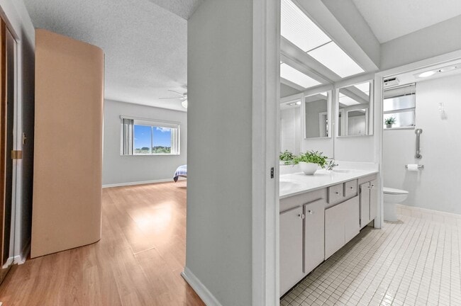 Building Photo - 6768 10th Ave N