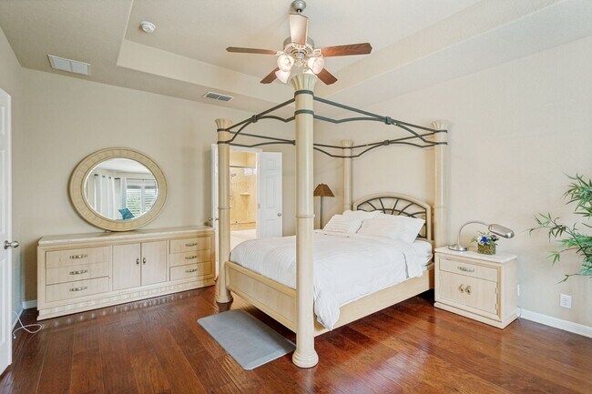 Building Photo - GORGEOUS 5-BEDROOM IN TRIANA SUBDIVISION