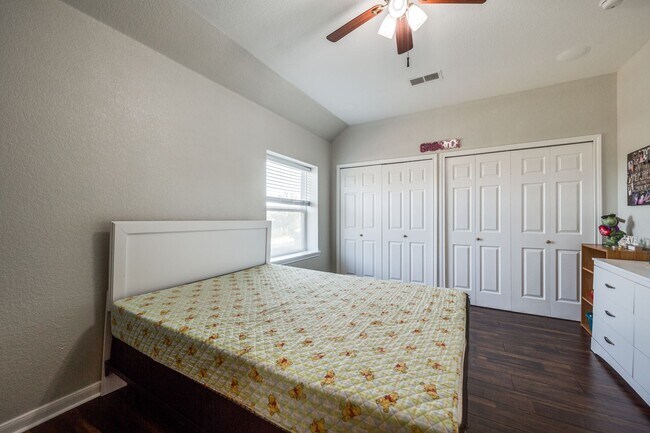 Building Photo - 4 Bedroom/3 Bathroom  Aviara Subdivision