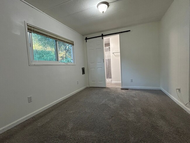 Building Photo - 452 Silver Leaf Dr