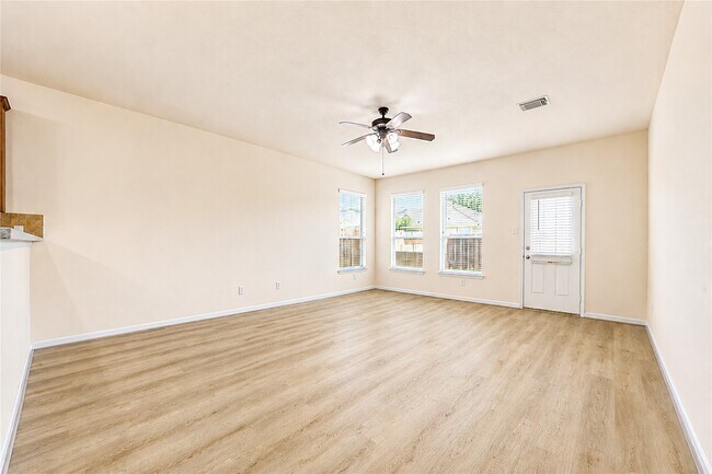 Building Photo - 7419 Sabinal Creek Dr