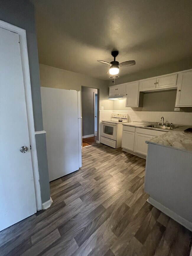 Building Photo - "Charming 3-Bedroom Home in Saint Louis – ...