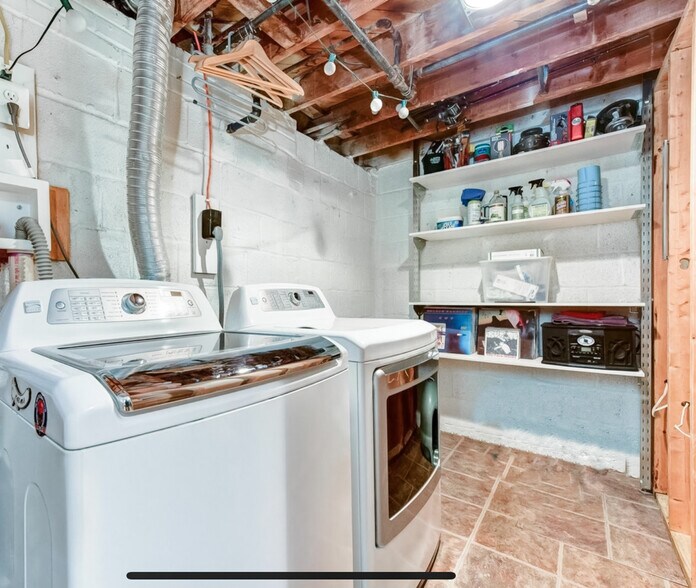 Building Photo - 2963 Sycamore St