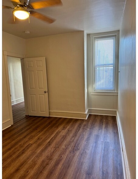 Building Photo - 606 N 55th St