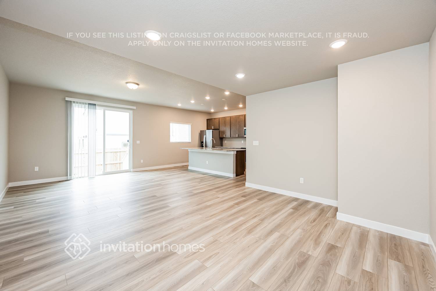 Building Photo - 13583 Arriba Dr