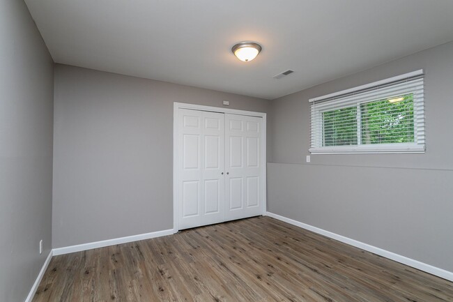 Building Photo - 4300-4302 Mount Carmel Lane