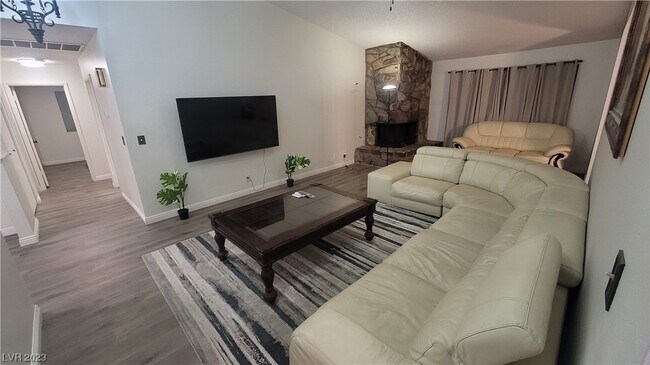 Building Photo - 2400 El Brio Ct