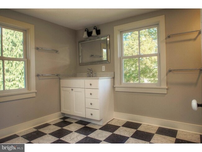 Building Photo - 5253 Upper Mountain Rd