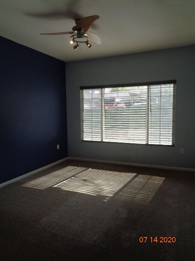 Building Photo - Stunning 2 BR/2 BA Lower Level Condo w/ 1 ...