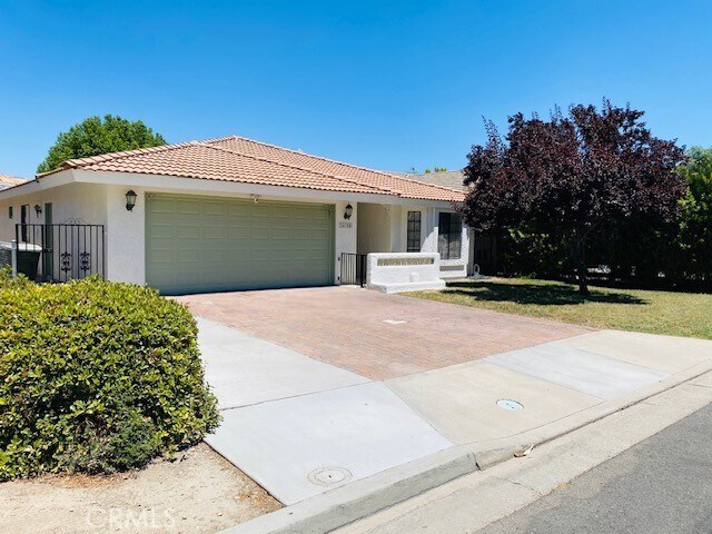 Primary Photo - 24150 Cruise Cir Dr