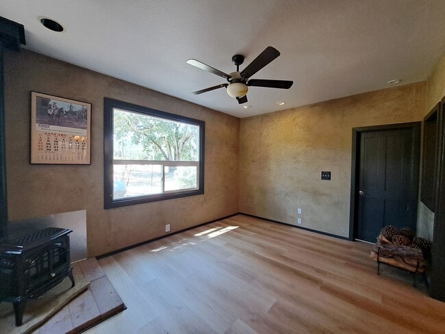Building Photo - Living that Country Life in Napa - Close t...