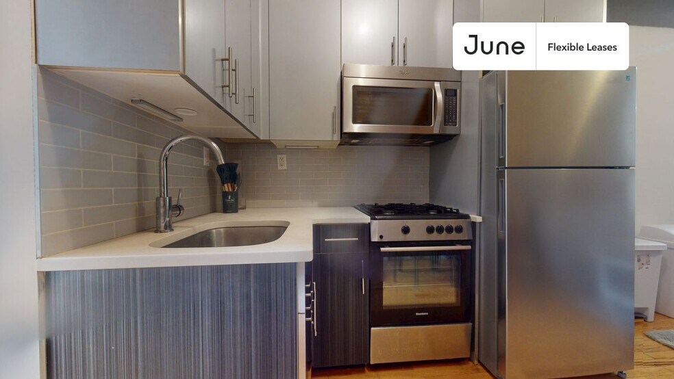 Building Photo - 886 Jefferson Ave