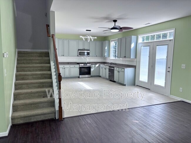 Building Photo - 624 Piper Stream Cir