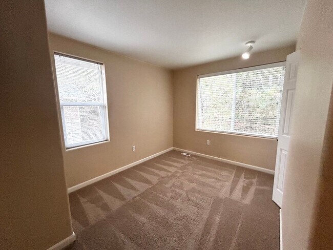 Building Photo - 8720 SW 147th Terrace