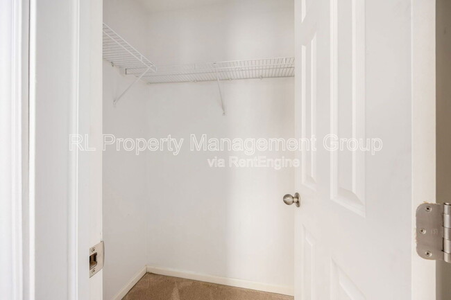 Building Photo - 1273 Grove Dr
