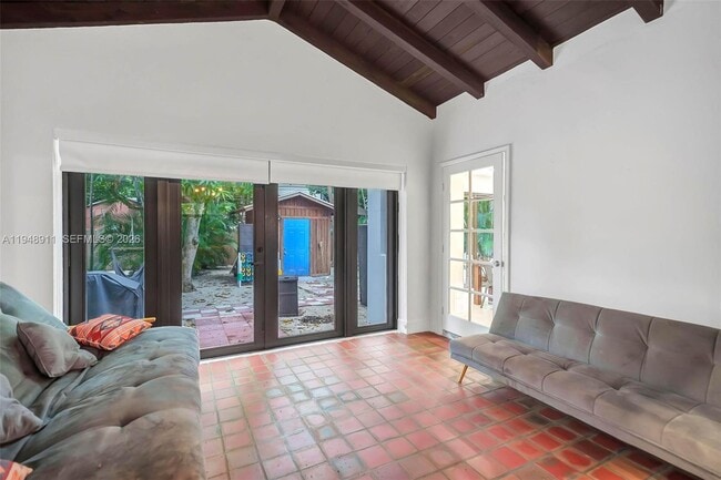 Building Photo - 870 NE 82nd St