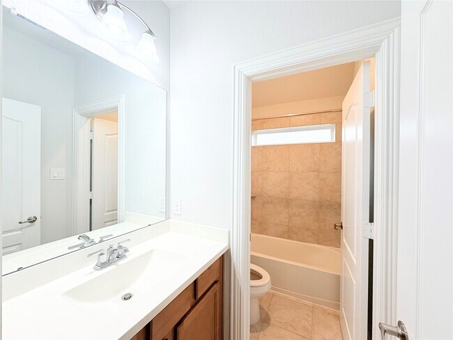 Building Photo - 6610 Lake Oasis Dr