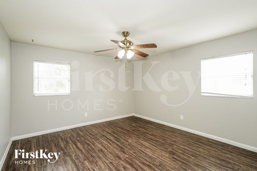Building Photo - 6807 S Cortez Ave