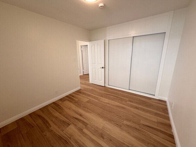 Building Photo - Completely Remodeled 2 Bed, 1 Bath in San Pedro w/ Garage Parking!