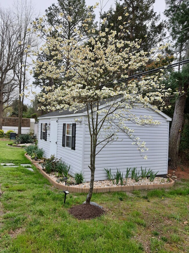 Building Photo - 5320 Lingle Ln