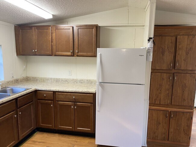 Building Photo - Mobile Home For Rent in Crawfordville