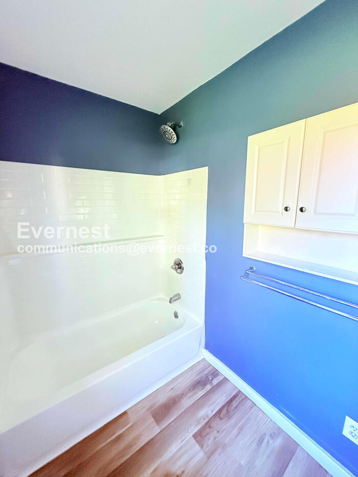 Building Photo - 2314 Airline Ave