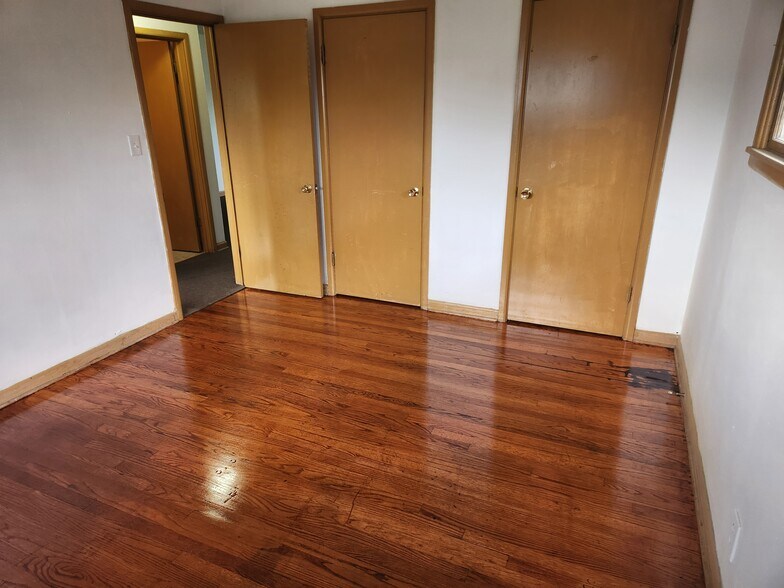 Building Photo - 7223 W Lakefield Dr