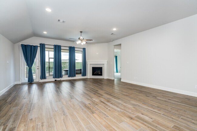 Building Photo - 12715 Plaza Solana Pl