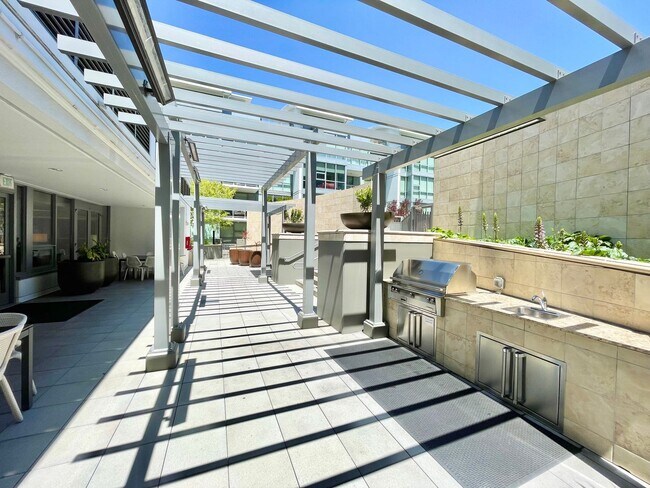 Building Photo - Luxurious Condo at Madrone w/Bay, City Views, Balcony, Pool, Parking, Storage -FULLY FURNISHED OP...