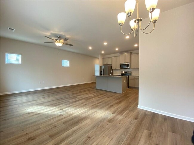 Building Photo - 4679 Fullerton Dr