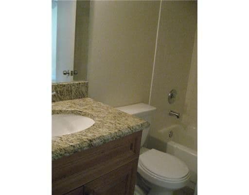 Building Photo - 4108 Glenmoor Dr