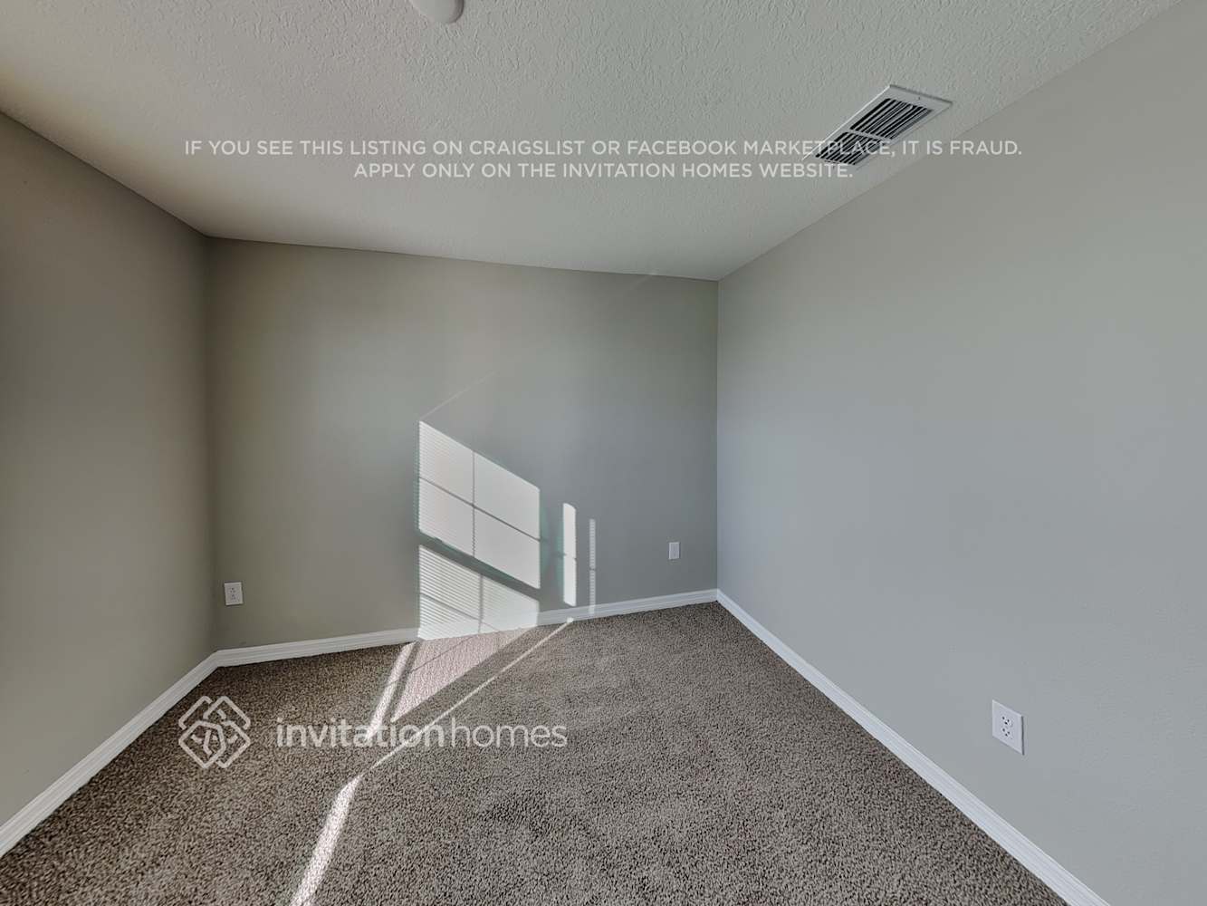 Building Photo - 2228 Jungle Dr