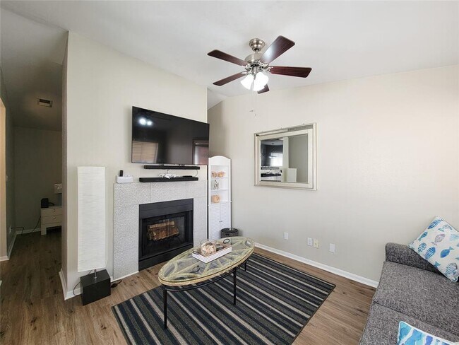 Building Photo - 3506 Cove View Blvd