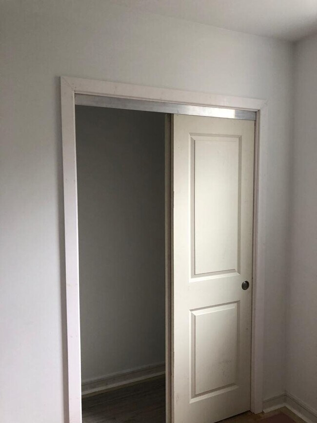 Building Photo - 2217 Reed St