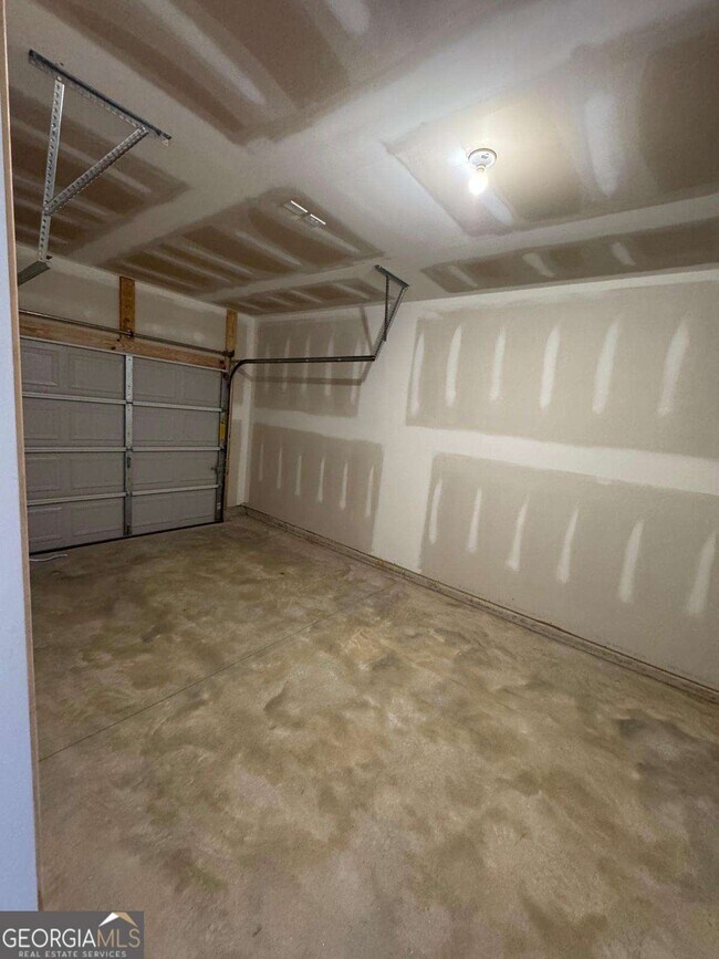 Building Photo - 87 Ingleton Dr