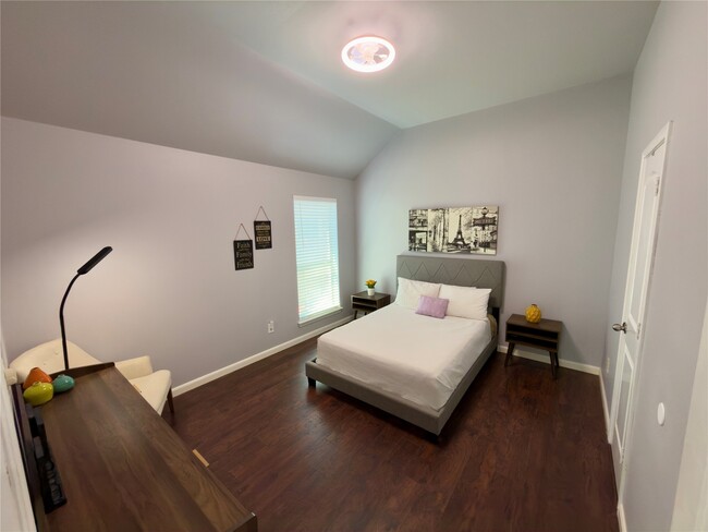 Building Photo - 5407 Stoneridge Ct